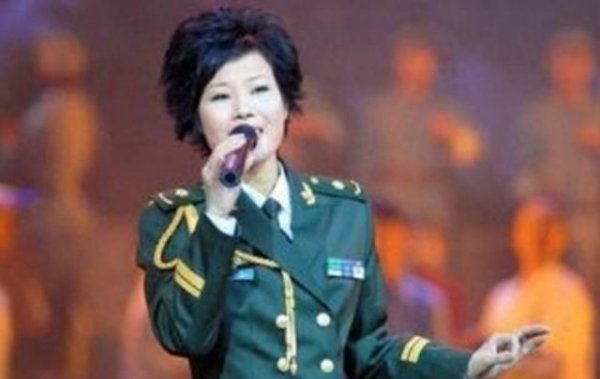 蜂窝配资 她从高烧到去世仅过了16天，演唱现场复发，后抢救无效离世